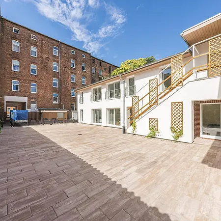 P3 Premium-lounge, 5 Zimmer, 140 Qm, Parkplatz Halle (Saale)