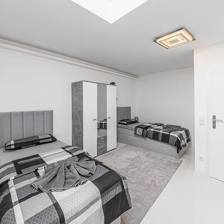 P3 Premium-lounge, 5 Zimmer, 140 Qm, Parkplatz * Halle (Saale)