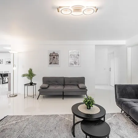 P3 Premium-lounge, 5 Zimmer, 140 Qm, Parkplatz * Halle (Saale)