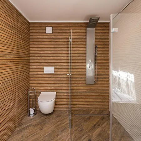 P3 Premium-lounge, 5 Zimmer, 140 Qm, Parkplatz * Halle (Saale)