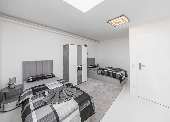 P3 Premium-lounge, 5 Zimmer, 140 Qm, Parkplatz * Halle (Saale)