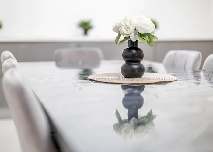 P3 Premium-lounge, 5 Zimmer, 140 Qm, Parkplatz Halle (Saale)